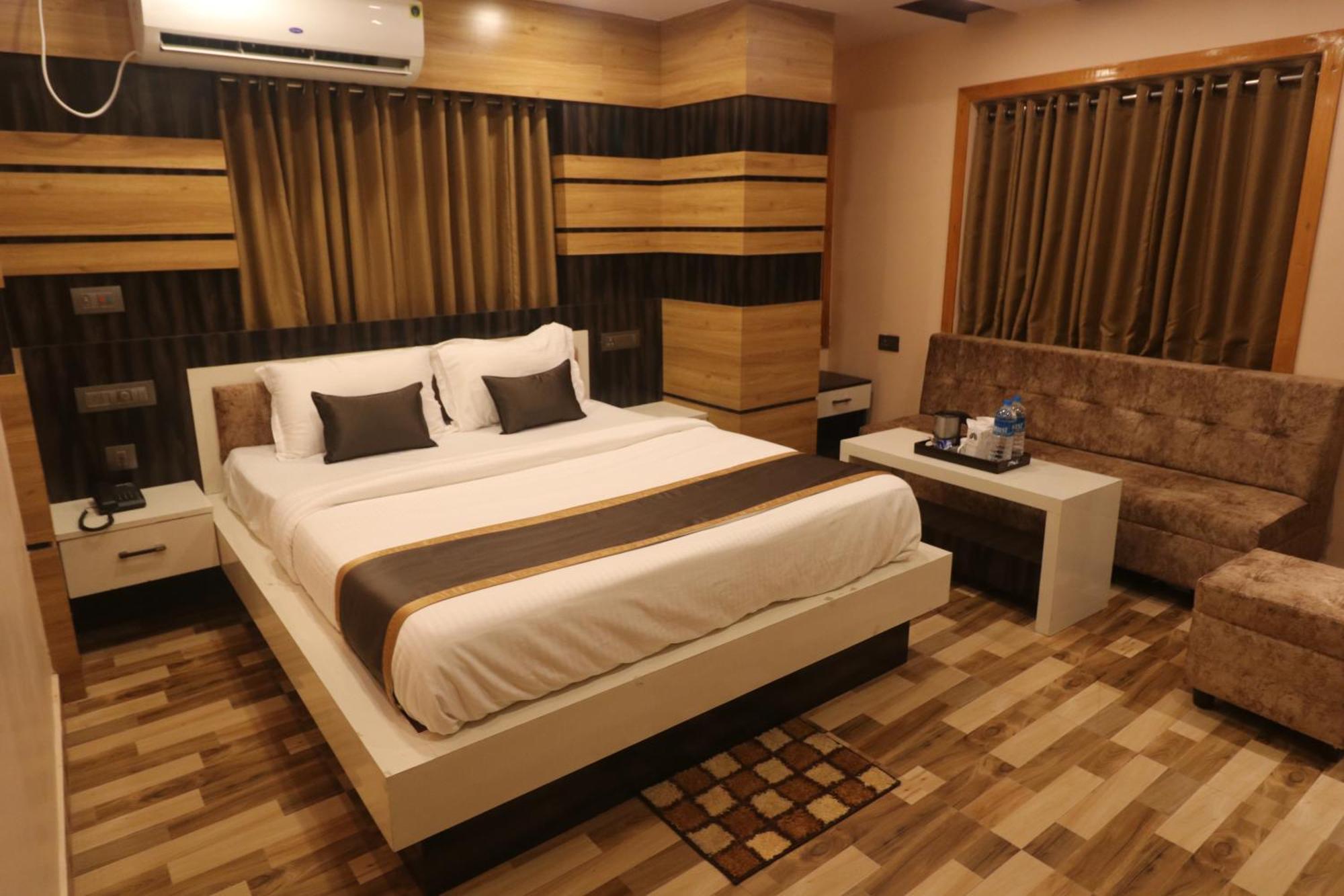 Mohar Residency Hotel Колката Екстериор снимка