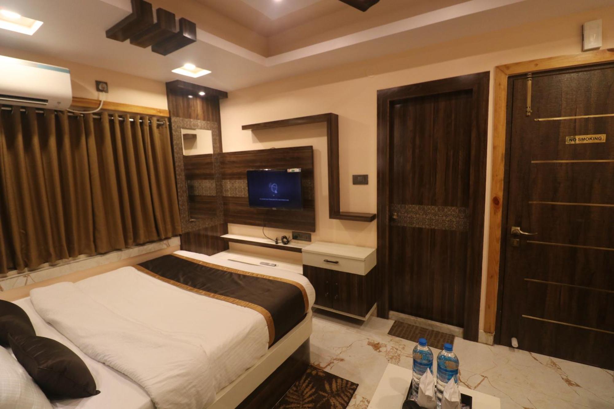 Mohar Residency Hotel Колката Екстериор снимка