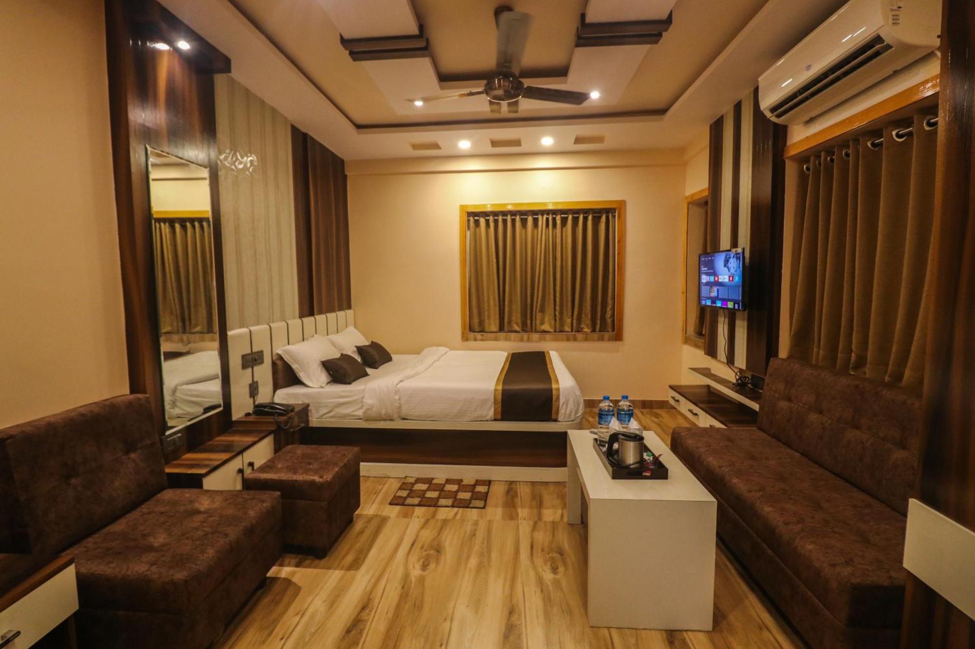 Mohar Residency Hotel Колката Екстериор снимка
