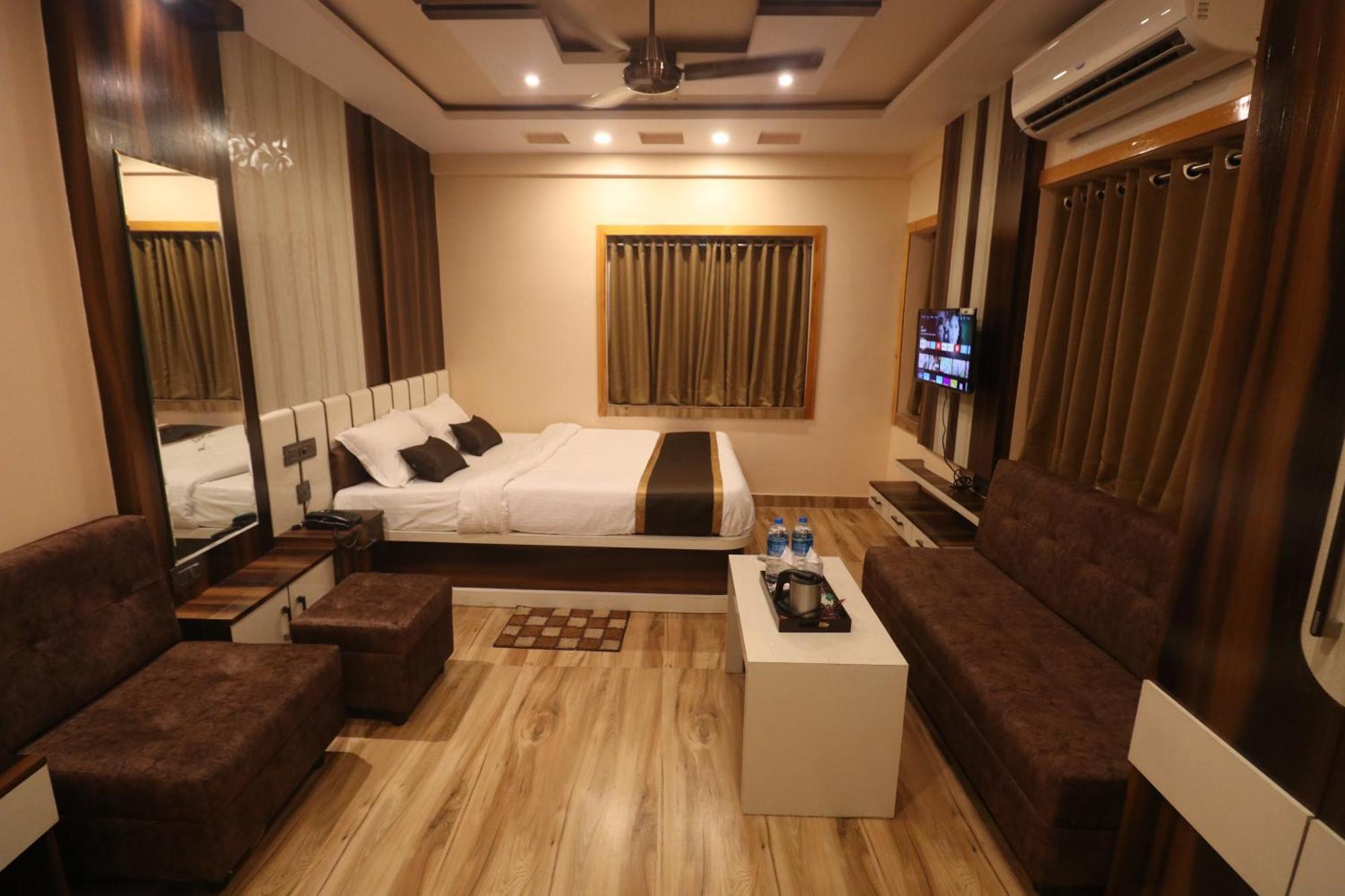 Mohar Residency Hotel Колката Екстериор снимка