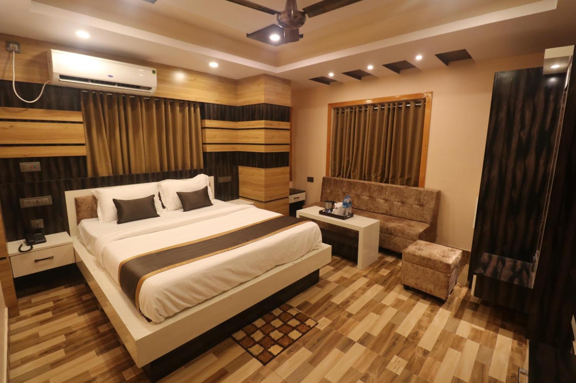 Mohar Residency Hotel Колката Екстериор снимка